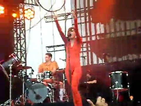 Yelle - Je veux @ Francofolies de la Rochelle