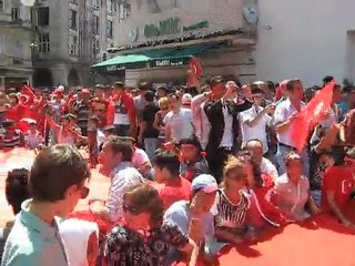 TAKSİM DE BÖLÜCÜ TERÖR ÖRGÜTÜNE LANET YAĞDI-3