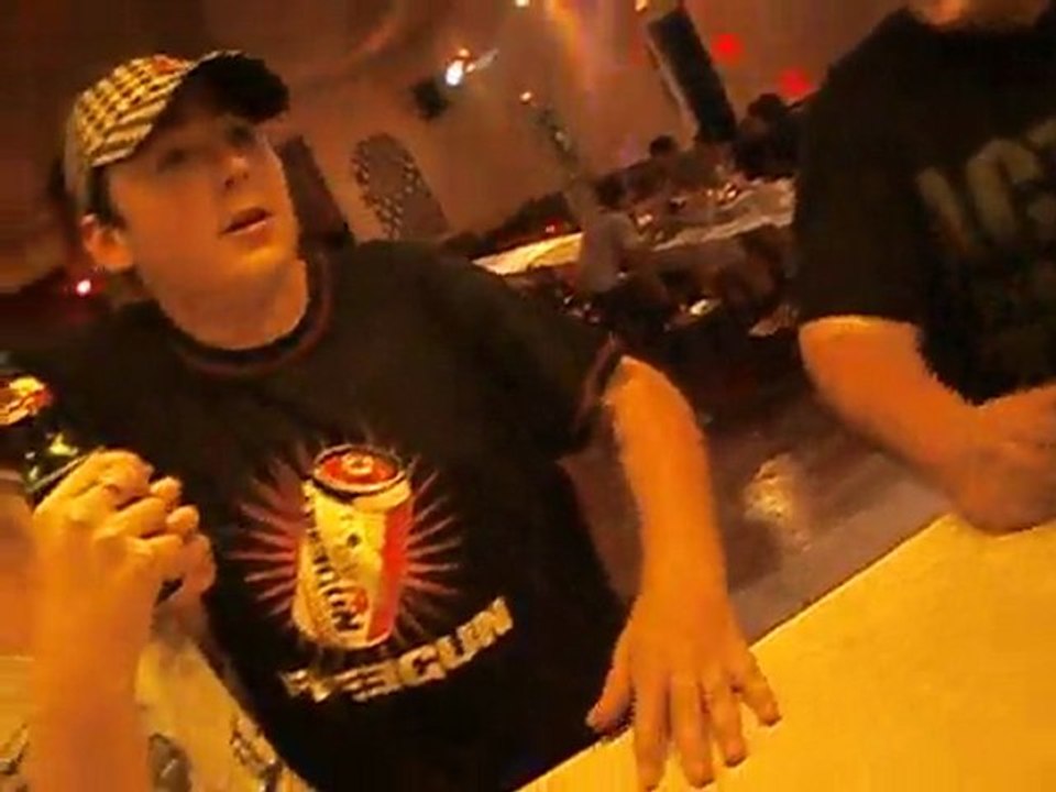 le frere qui est un peut bourer ^^