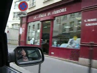 Looking for a Parking Space in Le Marais -- Paris, France