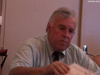 Remise à M. Lucien Brenot du bonnet d'âne de la démocratie locale en conseil municipal