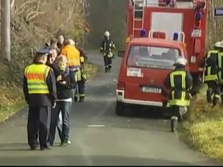 Un trou apparait dans une ville allemande dans la nuit