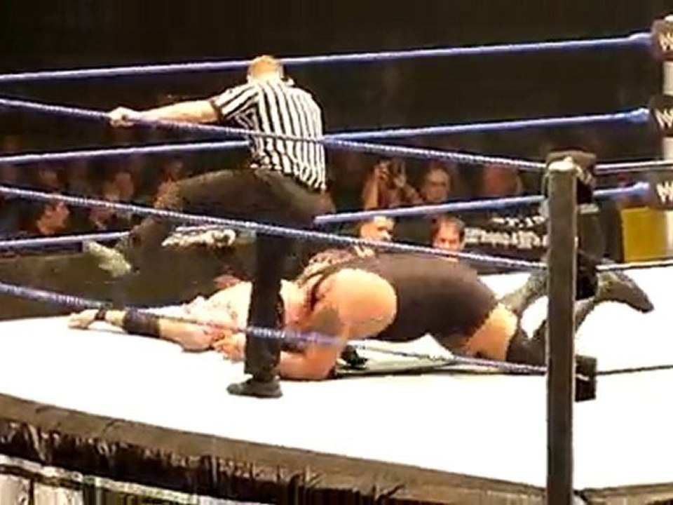 12 - Fin du match Big Show Vs Kane