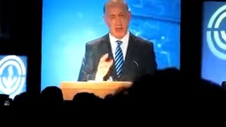 Jeunes Juifs VS Netanyahu lors de l'Assemblée général juif