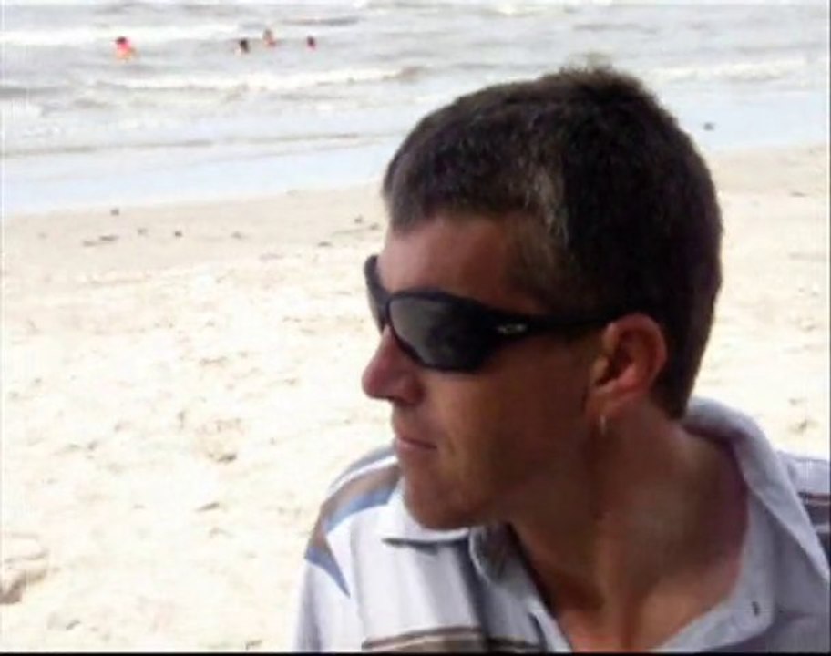 saut sur la plage