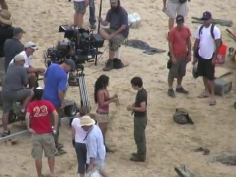 Exklusiv: Hudgens am Set auf Hawaii