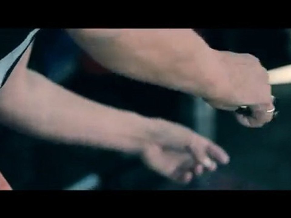 Artis the Spoonman and Reggie Miles "Live" - There's A Hole