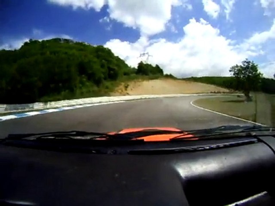 clio 16 s au circuit du laquais le 24 07 2010 ,et focus rs