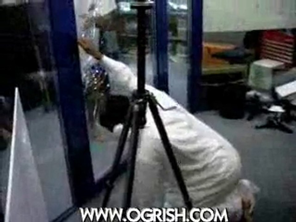 35189-Pourquoi_les_Arabes_lancent_des_pierres__mr