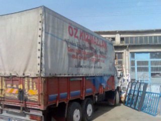 AĞRI EVDEN EVE ÖZKIZMAZLAR NAKLİYAT 0536 332 11 28