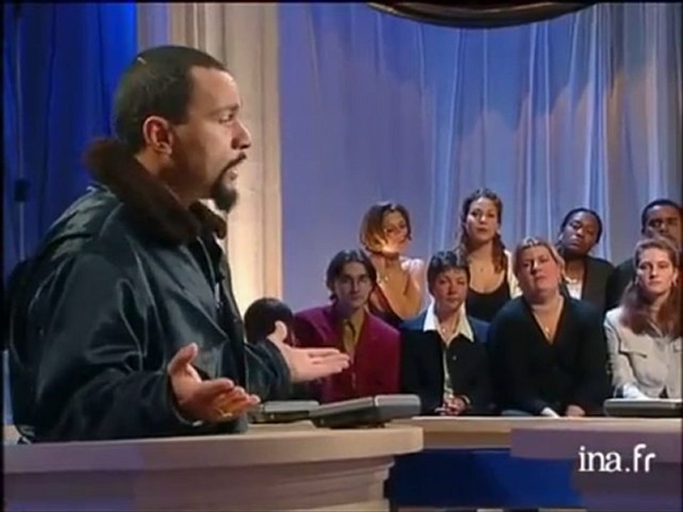 INTERLUDE: LOUVIN UN NOIR A LA TÉLÉ ÇA FAIT CHUTER L'AUDIMAT