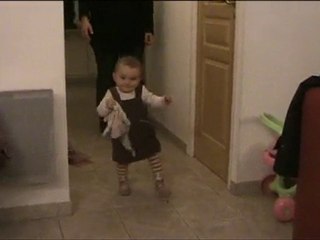 Premiers pas de Lucie