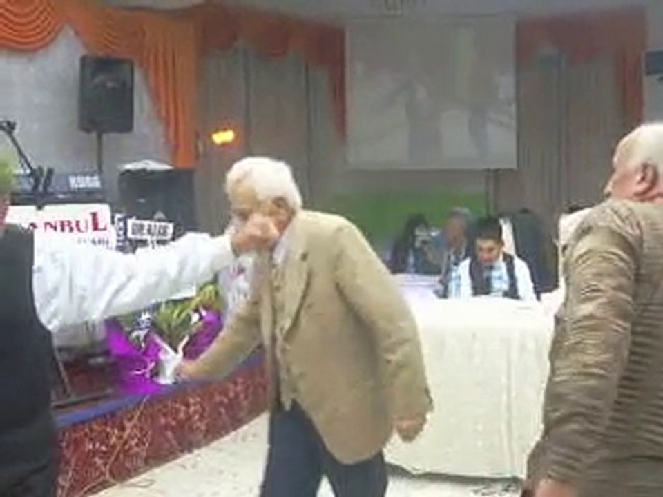 SİNEM VE KAMİL UŞAK DAKİ DÜĞÜNDEN BİR KESİT