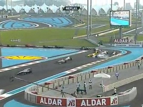 F1 2010 Abu Dhabi / Course Finale : Schumacher/Liuzzi Crash