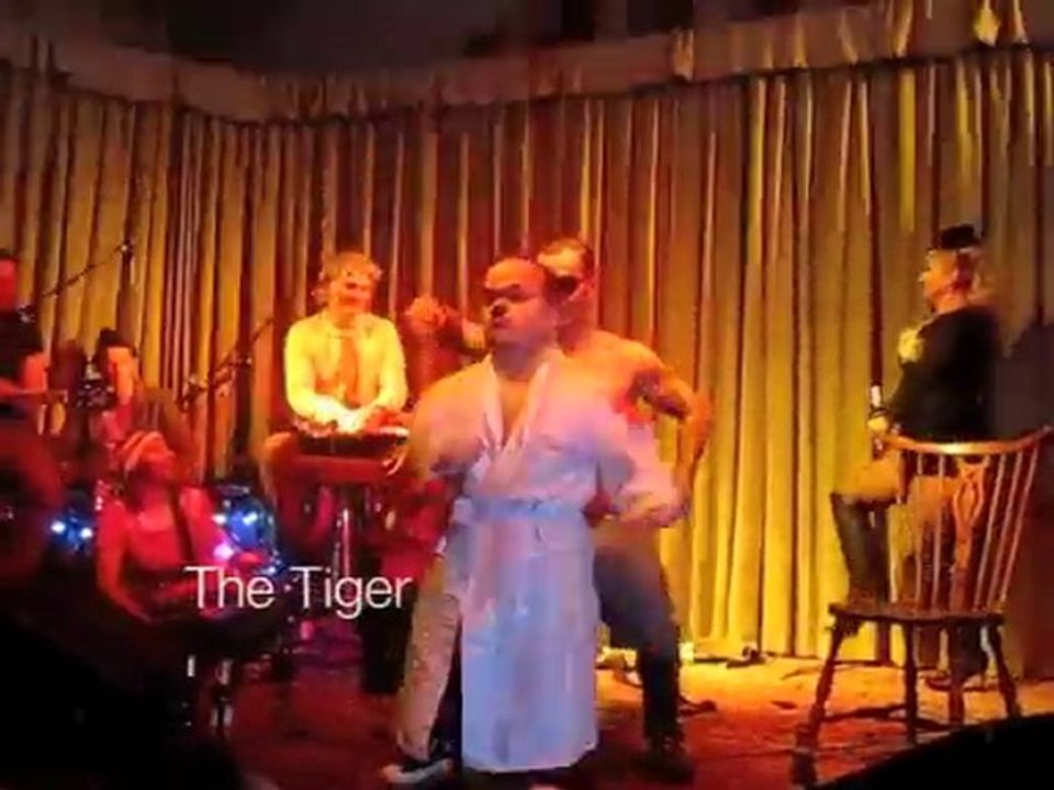4. Rock'n'Roll Freak Burlesque Circus @ Roadrunners Paradise