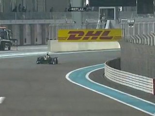 F1 2010 Abu Dhabi / Trulli perd son aileron arriere