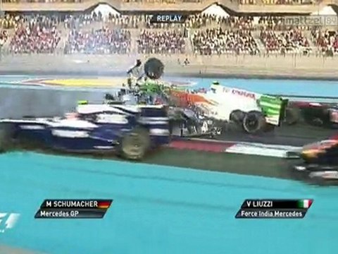 Accident Schumacher Liuzzi Abu Dhabi 2010