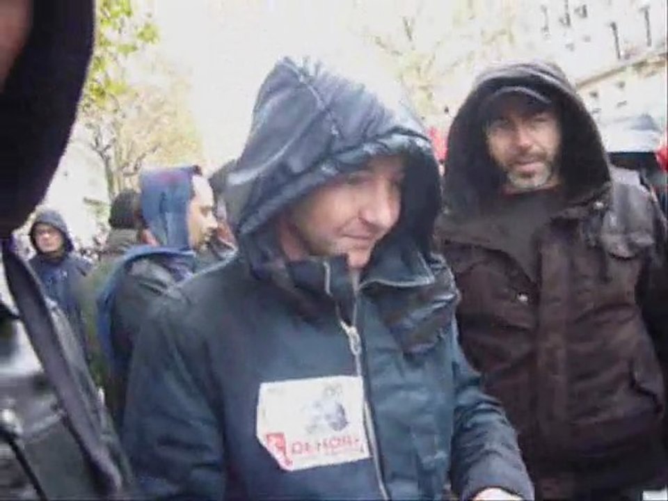 Olivier Besancenot face à We Are Change Paris