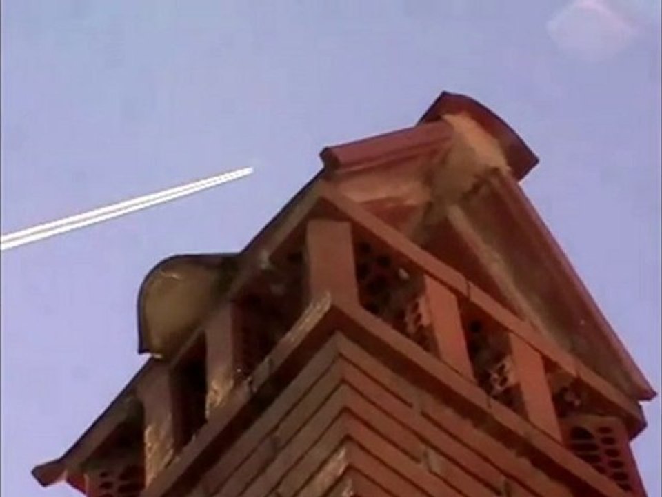 OVNIS CHEMTRAILS ITALY 13.11.2010