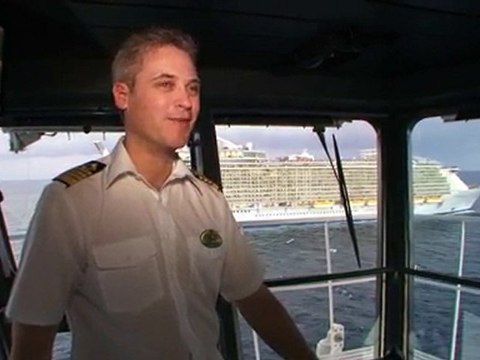 The World's Largest Sister Ships Meet: OASIS and ALLURE ...