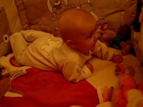 ELISE 4 MOIS ET BEAUCOUP DE PROGRES