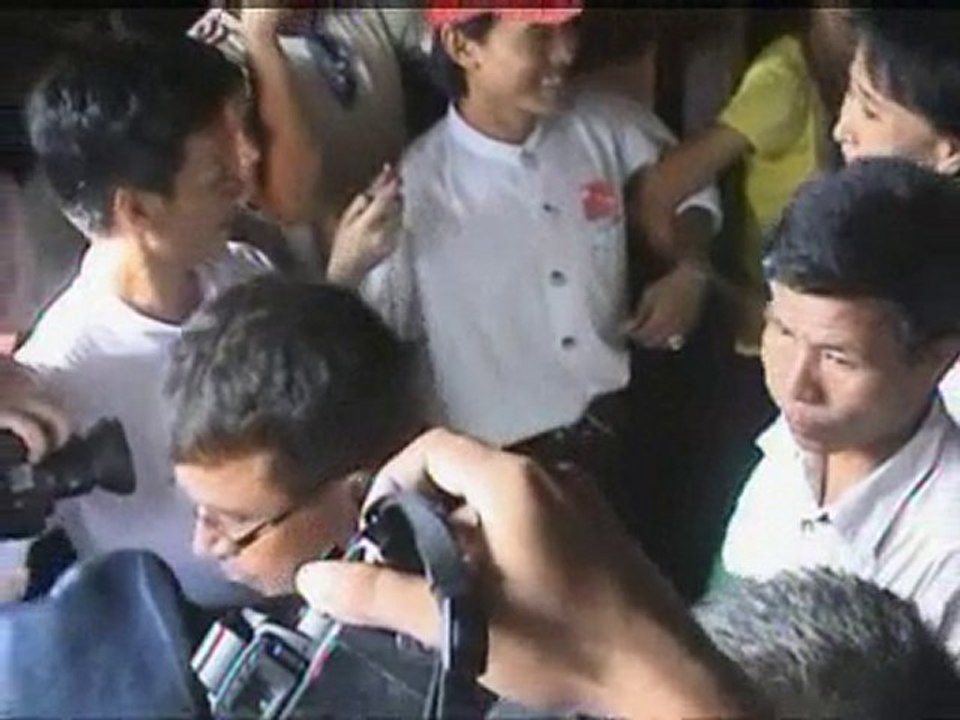 Suu Kyi revives democracy movement