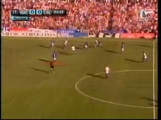 Carlos Palacios -- volante central