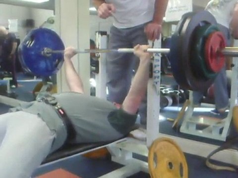 Bench Press drop set of 125kg x 6 reps