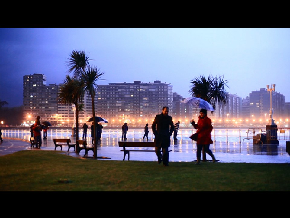 Video HD de la tormenta "Becky" a su paso por Gijón-Asturias