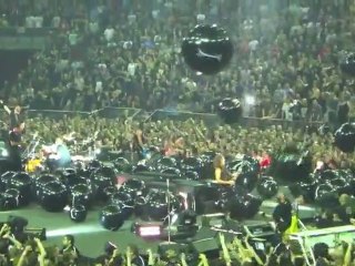 Le guitariste de Metallica frappe un enfant par accident