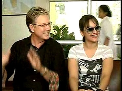 Sonakshi Sinha Meets Cancer Patients