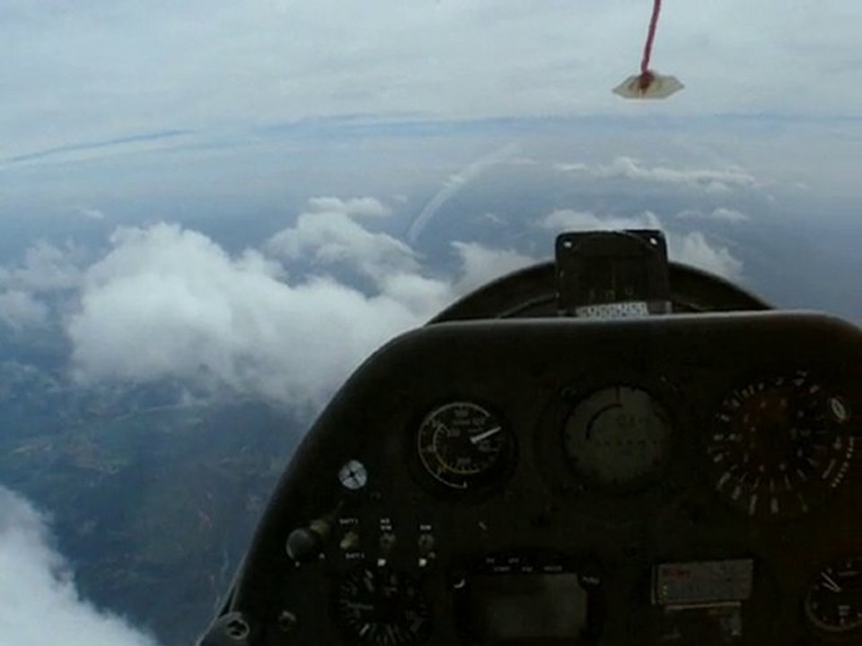Au dessus des nuages en planeur (3300m)
