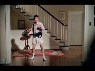 L'idole américaine David Archuleta joue de la guitare