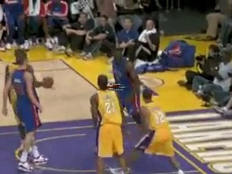 Jason Maxiell Monster Block On Shannon Brown HD