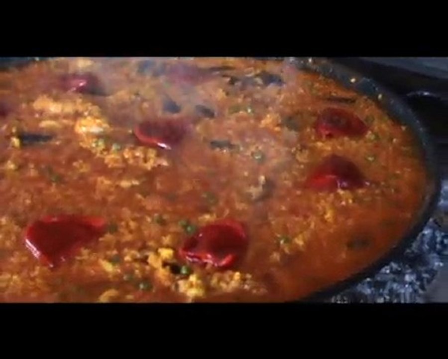 Posonty comiendo paella