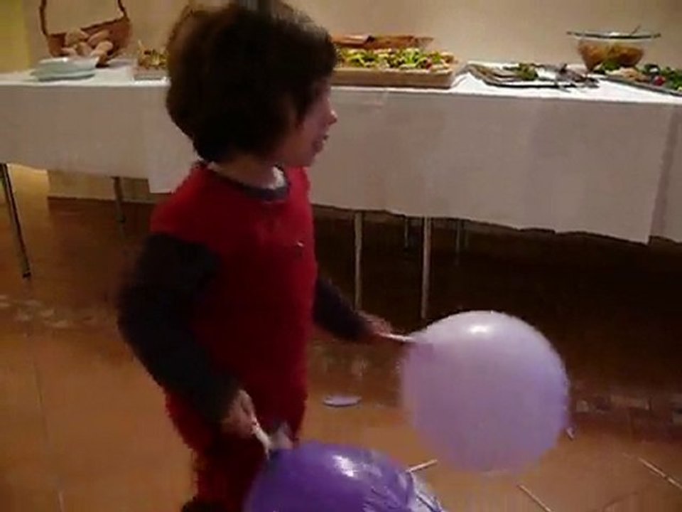 enza pompom girl