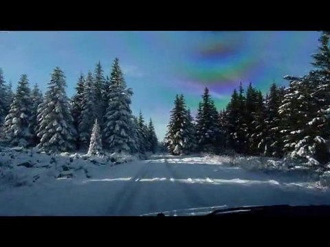 La route enneigé entre Chaudeyrolles et le Mont Mézenc