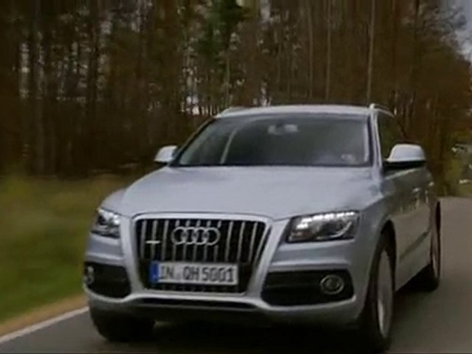 Audi Q5 Hybrid - English