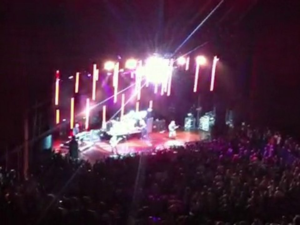 Joe Satriani : Summer Song (Live à Lyon le 16/11/2010)