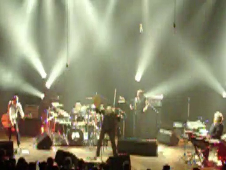 ARNO en concert      "Le Bikini" --  Toulouse   le  17 Novembre  2010