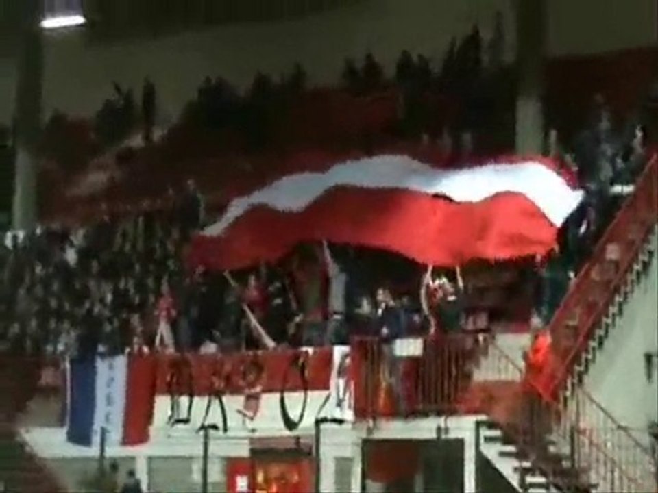 Tifo VOILE du DK'02 lors de ROUEN-AMIENS ( 9 novembre  2010)