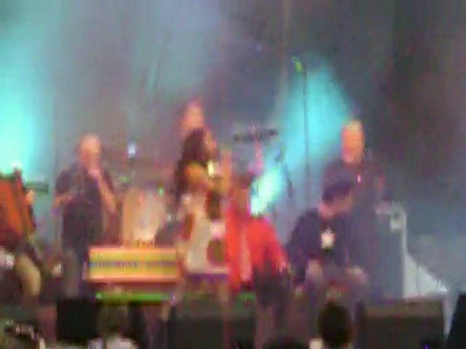 Olivia RUIZ  --  PLANETE NOUGARO  "Dansez sur moi"