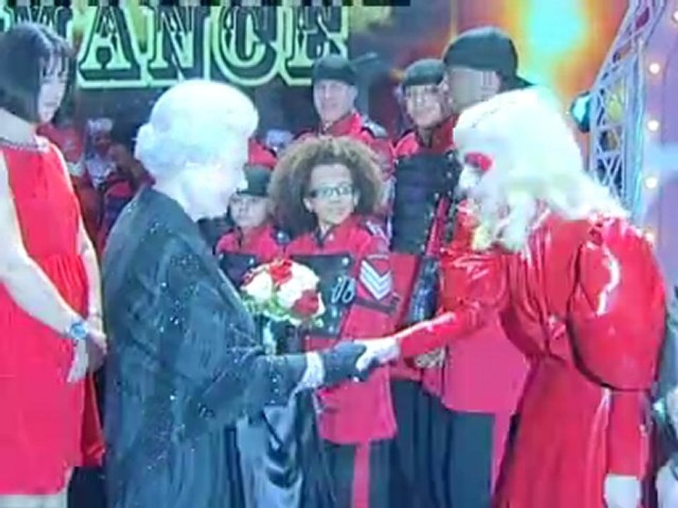 Lady Gaga asks for hedgehogs backstage