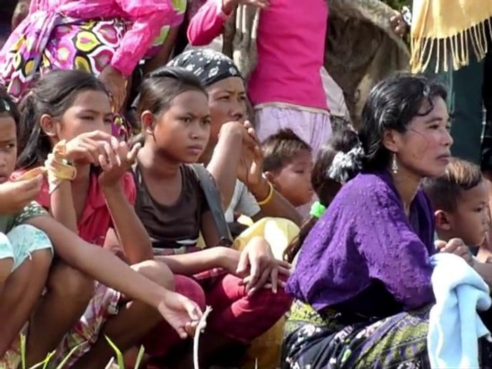 Philippines mourns massacre victims