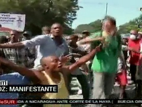 Policía haitiana reprime manifestaciones populares que exigen la salida de la misión militar Nepal