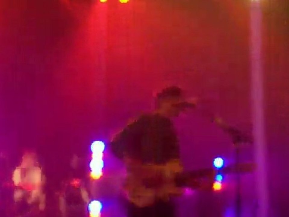 TWO DOOR CINEMA CLUB - Undercover Martyn | Live @ Lyon, FR