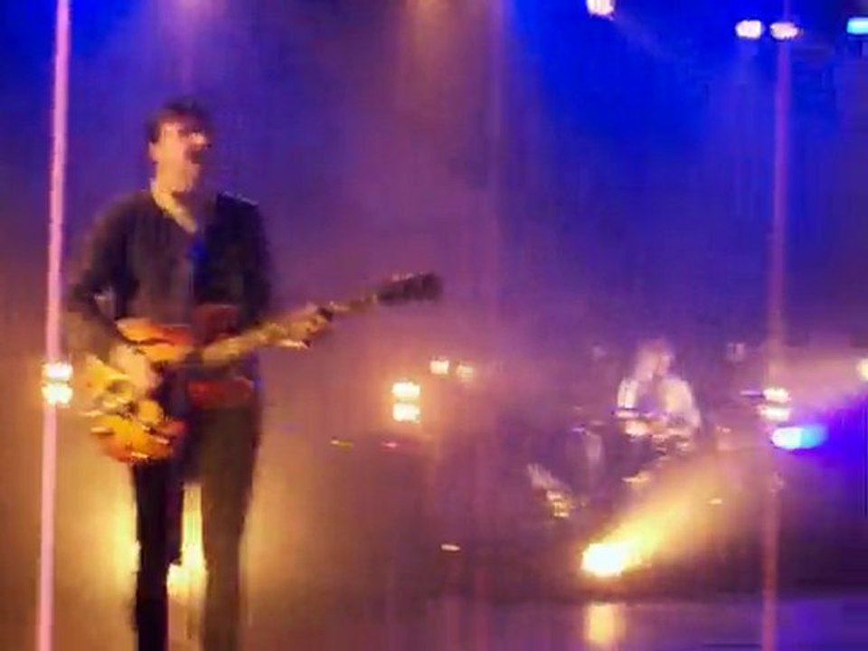 Do You Want It - TWO DOOR CINEMA CLUB | Live @ Lyon 17.11.10