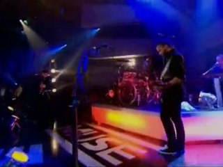 Muse - Knights Of Cydonia (Live Jools Holland 2006)