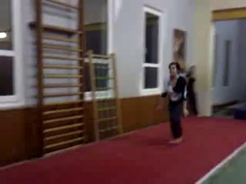 Rondade salto arrière groupé