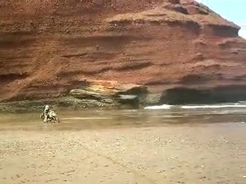 Moto Maroc plage de Sidi Ifni